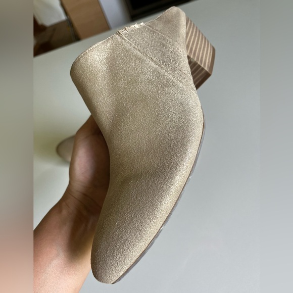 BCBG Lori Metallic Gold Leather Mule Ladies Size 12 - Picture 6 of 10